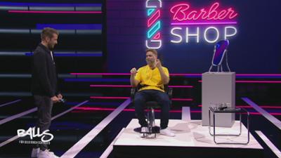 Balls - für Geld mache ich alles: Auf einem Rinderauge kauen & Schamhaare eines Fremden als Bart ankleben Balls - für Geld mache ich alles: Auf einem Rinderauge kauen & Schamhaare eines Fremden als Bart ankleben