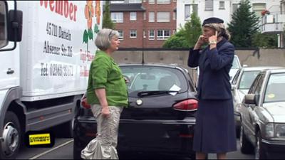 comedystreet: Die fast taube Politesse comedystreet: Die fast taube Politesse