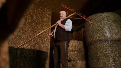 Die Alm - Promischweiß und Edelweiß: Staffel 3 Folge 3 Episode 3 Die Alm - Promischweiß und Edelweiß: Staffel 3 Folge 3 Episode 3