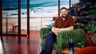 Experte für Alles: Sasha singt Songs für sehr spezielle Anlässe