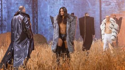 Germany's Next Topmodel: Erste große Fashionshow, erster Abschied