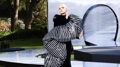 Germany's Next Topmodel: Verbiegen mit Stil: Coco Rocha, Christian Siriano & die Couture-Challenge!