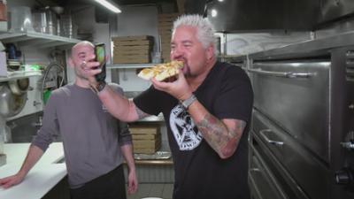 American Food Trip - mit Guy Fieri: Staffel 30 Folge 14 Pizza und andere Leckereien