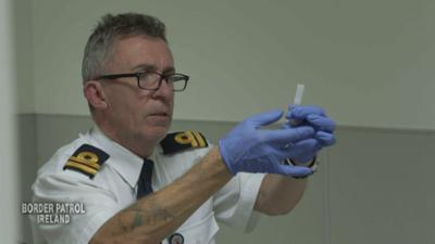 Border Patrol Ireland - Einsatz an der Grenze: Staffel 1 Folge 2 Die Nadel im Heuhaufen