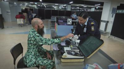 Border Patrol New Zealand - Einsatz an der Grenze: Staffel 13 Folge 10 Hackeralarm!