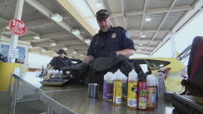 Border Patrol USA - Einsatz an der Grenze: Staffel 2 Folge 19 Heiße Liebe, heiße Ware