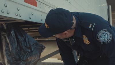 Border Patrol USA - Einsatz an Mexikos Grenze: Staffel 5 Folge 12 Statussymbole der Macht