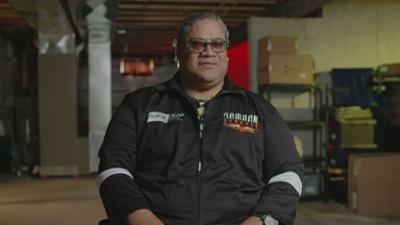 Die WWE-Schatzjäger: Staffel 2 Folge 5 Samoan Dynasty (ft. Rikishi) Die WWE-Schatzjäger: Staffel 2 Folge 5 Samoan Dynasty (ft. Rikishi)