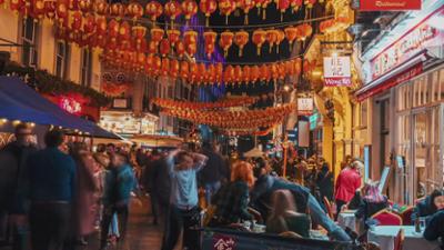 Gauner vs. Kaufhaus-Cops: Das Luxusleben des Cyber-Kriminellen