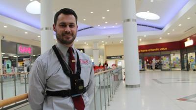 Gauner vs. Kaufhaus-Cops: Staffel 1 Folge 6 Diebesgut im Kinderwagen