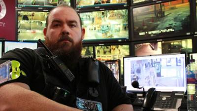 Gauner vs. Kaufhaus-Cops: Staffel 2 Folge 5 Verstärkung auf vier Pfoten Gauner vs. Kaufhaus-Cops: Staffel 2 Folge 5 Verstärkung auf vier Pfoten