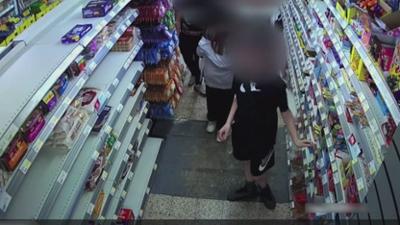 Gauner vs. Kaufhaus-Cops: Staffel 2 Folge 11 Gekonnt entwaffnet Gauner vs. Kaufhaus-Cops: Staffel 2 Folge 11 Gekonnt entwaffnet