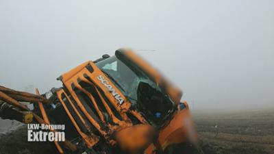 LKW-Bergung extrem: Staffel 4 Folge 5 Manager Dan packt mit an