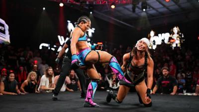 NXT: Kendal Grey und Lola Vice in einem unglaublichen Underground Match