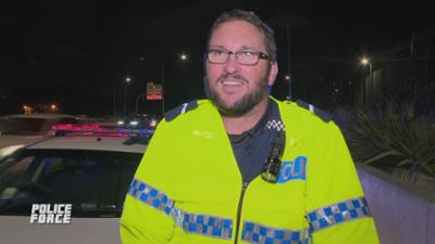 Police Force - Einsatz in Neuseeland: Staffel 18 Folge 8 Zu viel getankt Police Force - Einsatz in Neuseeland: Staffel 18 Folge 8 Zu viel getankt