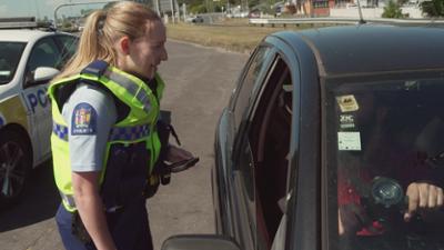 Police Force - Einsatz in Neuseeland: Staffel 20 Folge 2 Scherben bringen Unglück