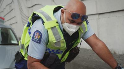 Police Force - Einsatz in Neuseeland: Staffel 21 Folge 8 Dringende Geschäfte Police Force - Einsatz in Neuseeland: Staffel 21 Folge 8 Dringende Geschäfte