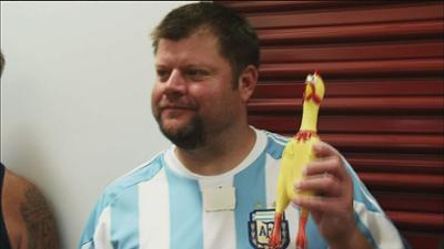 Storage Wars: Staffel 2 Folge 22 Kurvige Konkurrenz