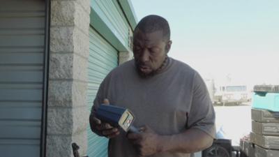 Storage Wars: Staffel 10 Folge 18 Darrell verdoppelt Storage Wars: Staffel 10 Folge 18 Darrell verdoppelt
