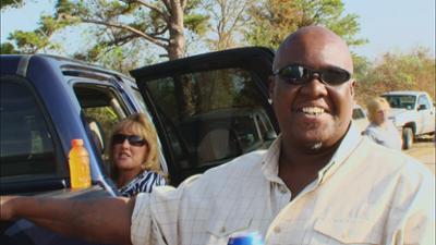 Storage Wars: Staffel 1 Folge 12 Massenauflauf