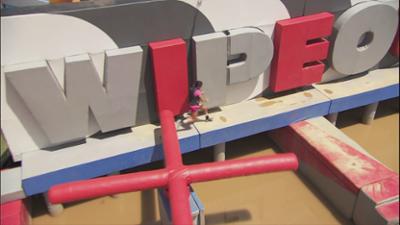 WipeOut - mach dich nass!: Staffel 4 Folge 22 Heiß, heiß Baby!