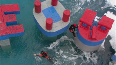 WipeOut - mach dich nass!: Staffel 4 Folge 1 Eis, Eis, Baby WipeOut - mach dich nass!: Staffel 4 Folge 1 Eis, Eis, Baby