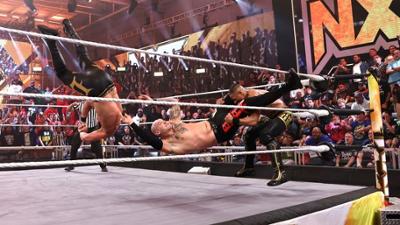 WWE NXT: Staffel 5, Folge 30: Triple Threat Match mit Carmelo Hayes, Baron Corbin und Dijak