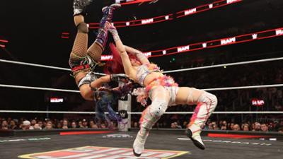 WWE RAW: Triple Threat Action mit Raquel Rodriguez, IYO SKY und Kairi Sane