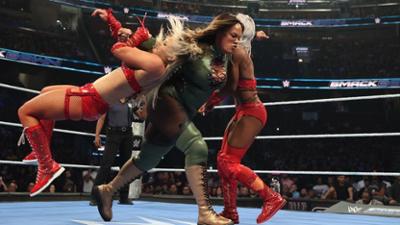 WWE SmackDown: Spannendes Triple Threat Match mit Tiffany Stratton, Jade Cargill und Nia Jax