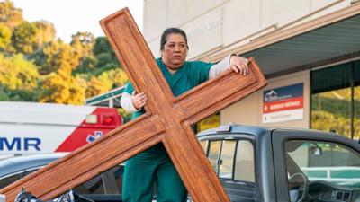 St. Denis Medical: Staffel 1 Folge 3 Der Fluch