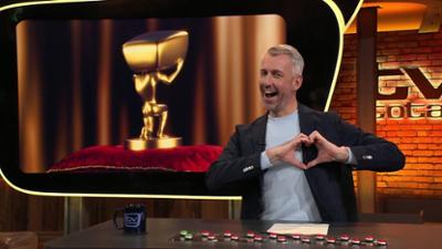 TV total: Der Geist der Weihnacht ist im Studio!