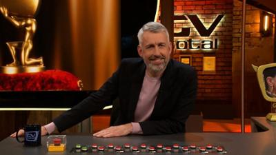 TV total: Puffi undercover als Geheimagent!