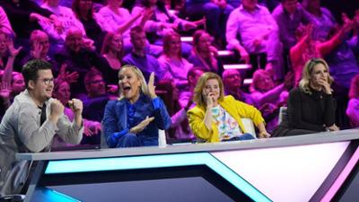Wer isses?: Chris Tall und Janine Kunze vs. Annette Frier und Michelle Hunziker Wer isses?: Chris Tall und Janine Kunze vs. Annette Frier und Michelle Hunziker