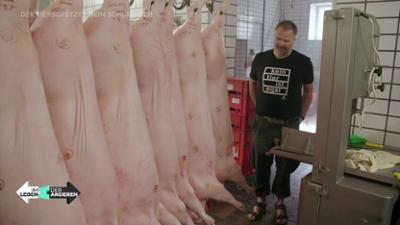 Im Leben der Anderen - Lebenstausch extrem: Staffel 01 Folge 01: Der Tierschützer beim Schlachter
