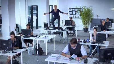 Knallerfrauen - Sketchcomedy mit Martina Hill: Staffel 2 Folge 6 Twisten, T-Papier und tanken