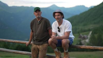 Rosin & Kumptner - Mission mittendrin!: Staffel 1 Folge 4 Bauernhof und Wacken