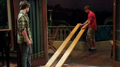 Two and a Half Men: Staffel 8 Folge 14 Der menschliche Vulkan