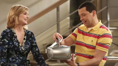 Two and a Half Men: Staffel 12 Folge 12 Alans gefährliche Liebschaften