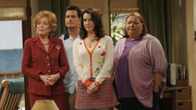 Two and a Half Men: Staffel 3 Folge 3 Die tote Oma im Whirlpool