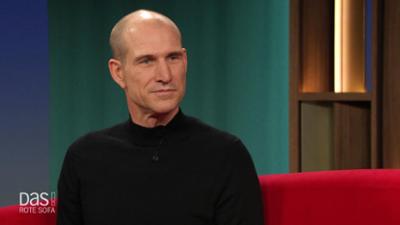 DAS! Rote Sofa: Motivationsexperte und Ex-Apnoe-Taucher Tom Sietas auf dem Roten Sofa