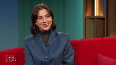 DAS! Rote Sofa: Schauspielerin Christiane Paul auf dem Roten Sofa