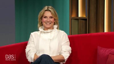 DAS! Rote Sofa: Moderatorin und Sängerin Kim Fisher auf dem Roten Sofa