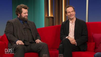 DAS! Rote Sofa: Schauspieler Wanja Mues und Antoine Monot auf dem Roten Sofa