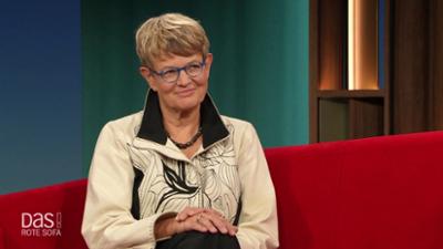 DAS! Rote Sofa: Juristin und Autorin Prof. Dr. Susanne Baer auf dem Roten Sofa