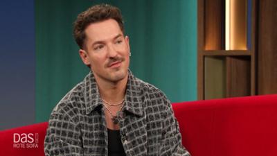 DAS! Rote Sofa: Comedian Nico Stank auf dem Roten Sofa