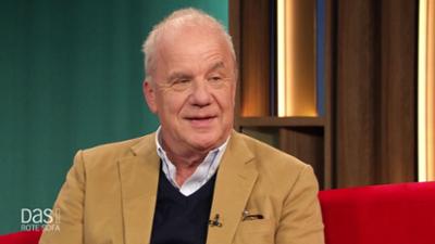 DAS! Rote Sofa: Moderator Hubertus Meyer-Burckhardt auf dem Roten Sofa