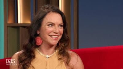 DAS! Rote Sofa: Schauspielerin Christine Neubauer auf dem Roten Sofa