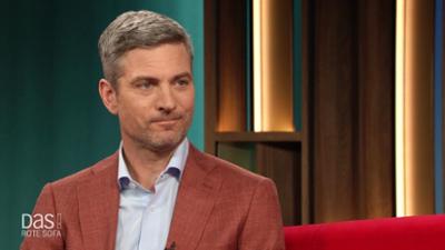 DAS! Rote Sofa: Journalist Ingo Zamperoni auf dem Roten Sofa DAS! Rote Sofa: Journalist Ingo Zamperoni auf dem Roten Sofa