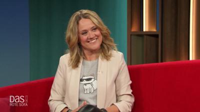 DAS! Rote Sofa: Komikerin und Moderatorin Lisa Feller auf dem Roten Sofa