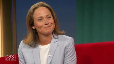 DAS! Rote Sofa: Tourismussoziologin Prof. Dr. Kerstin Heuwinkel auf dem Roten Sofa